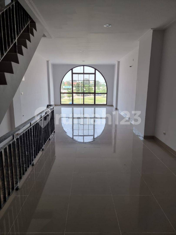 Modern 4-Floor Commercial Shop House in Kelapa Gading