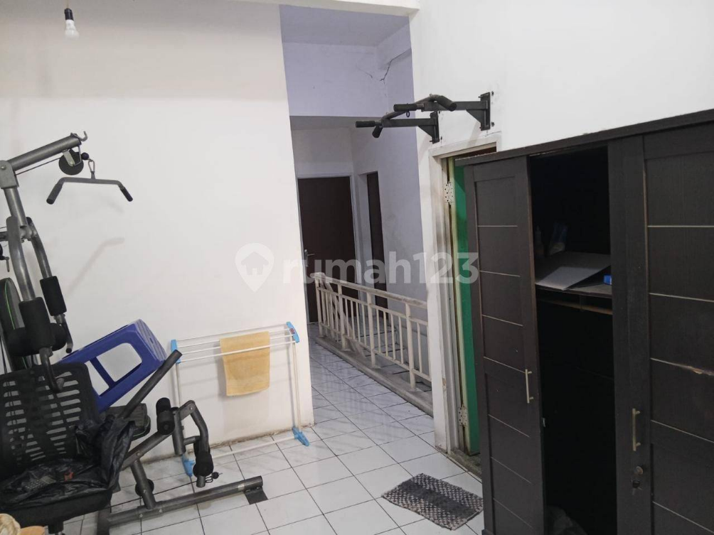2.5 Floor Commercial Space Near JORR 2 Toll