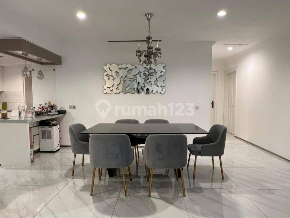 Spacious 3-Bedroom Luxury Apartment with Pool Access