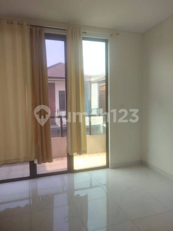 Modern 3-bedroom house near Cikupa Pasar Kemis