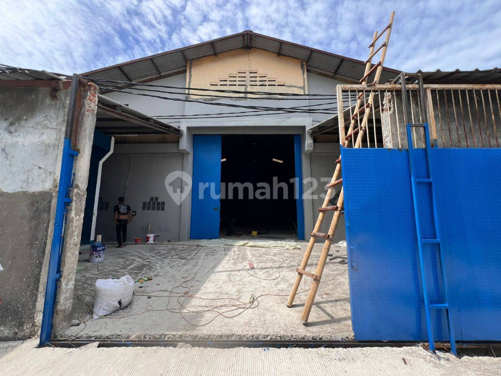 Large Warehouse Under Renovation in Pantai Indah