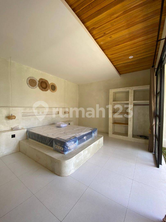 Luxurious Santorini Villa with Pool in Jimbaran