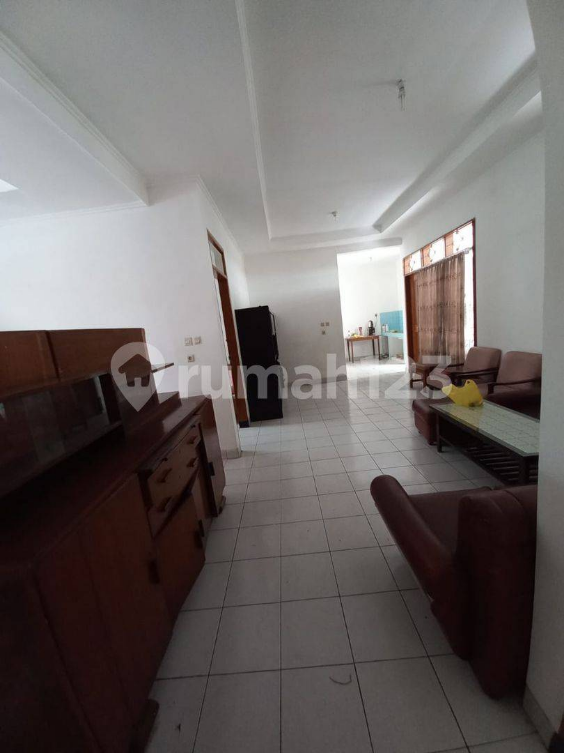 Furnished House Near Gunung Batu with Garden