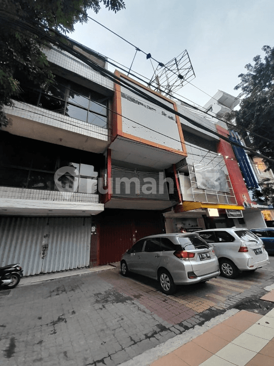 Strategic 3-Floor Commercial Building in Panglima Sudirman