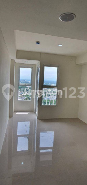 Modern 1-Bedroom Apartment with Mountain View