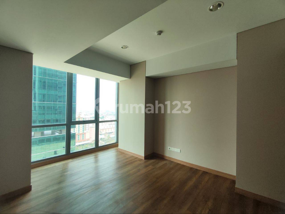 Luxurious 3-Bedroom Apartment in Holland Village Jakarta
