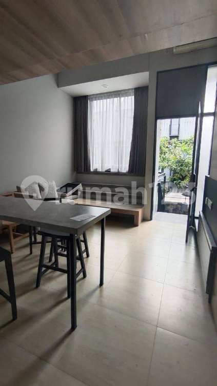 Modern 3-Bedroom Townhouse with Full Furnishings