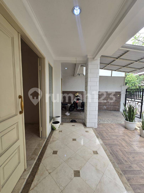 Spacious 3-Bedroom House in Pondok Indah