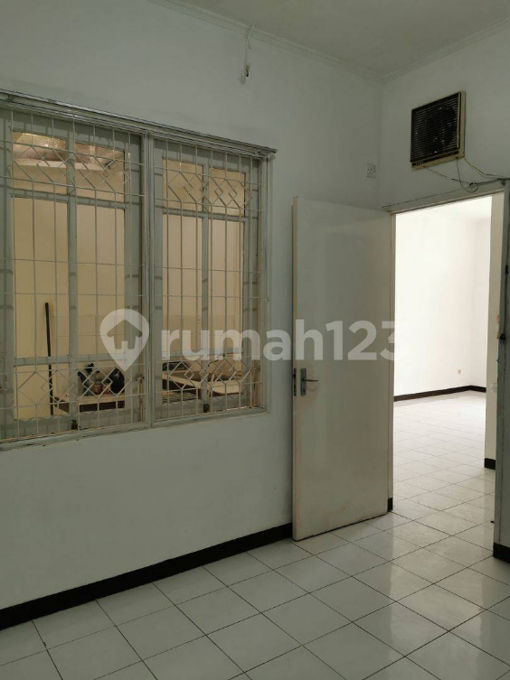 Strategically Located House Near Pakuwon City Mall