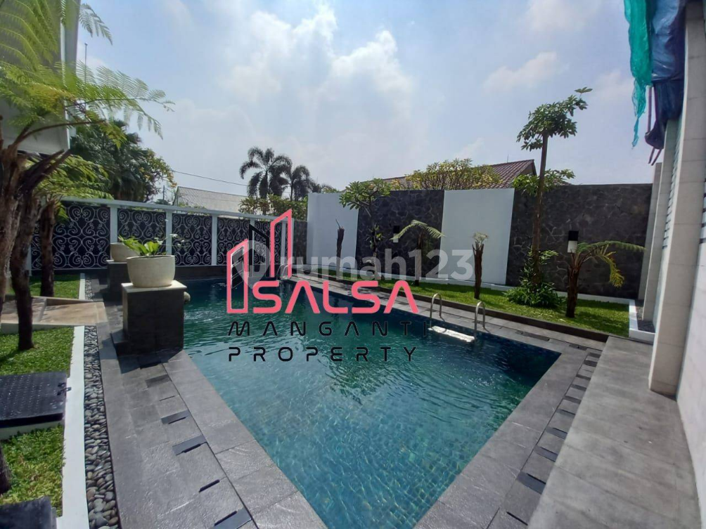 Luxurious 4-Bedroom House with Pool in Kemang