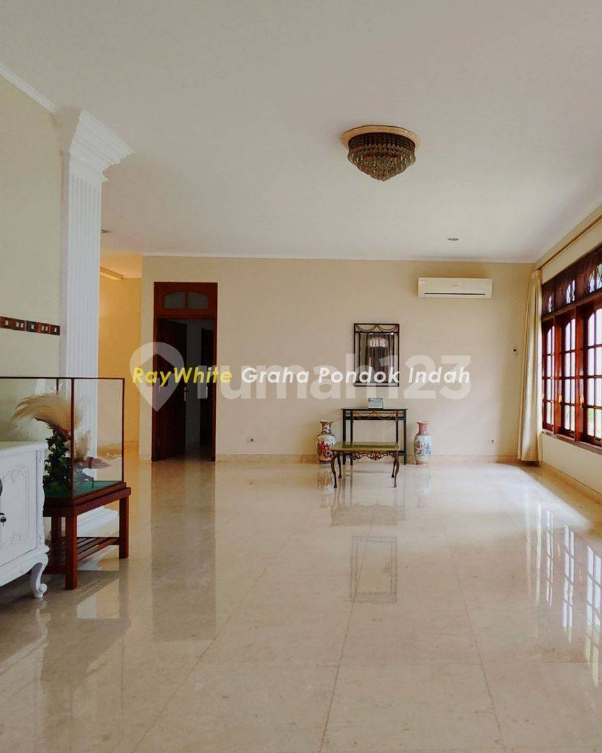 Luxurious Villa with Pool and Garden in Pejaten