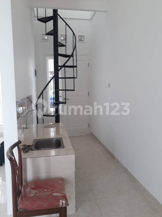 Modern Townhouse Near Pondok Ranji Station