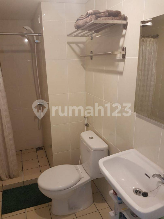 Modern Studio Apartment with Pool View, 19th Floor