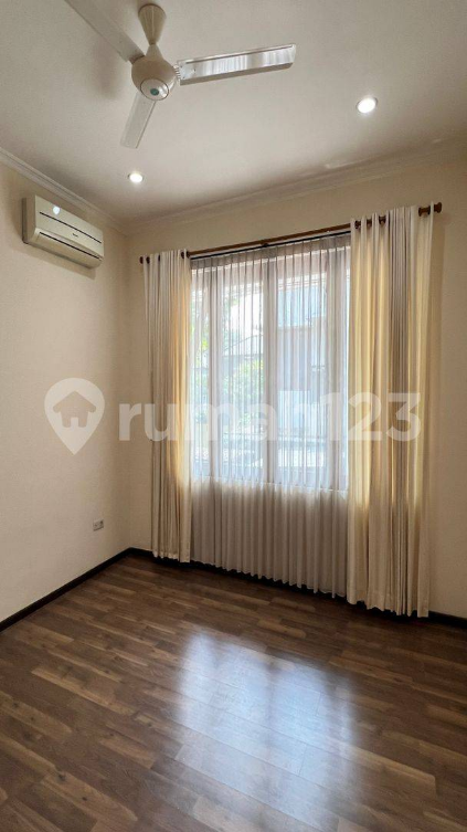 Luxurious 4-Bedroom Townhouse with Private Pool
