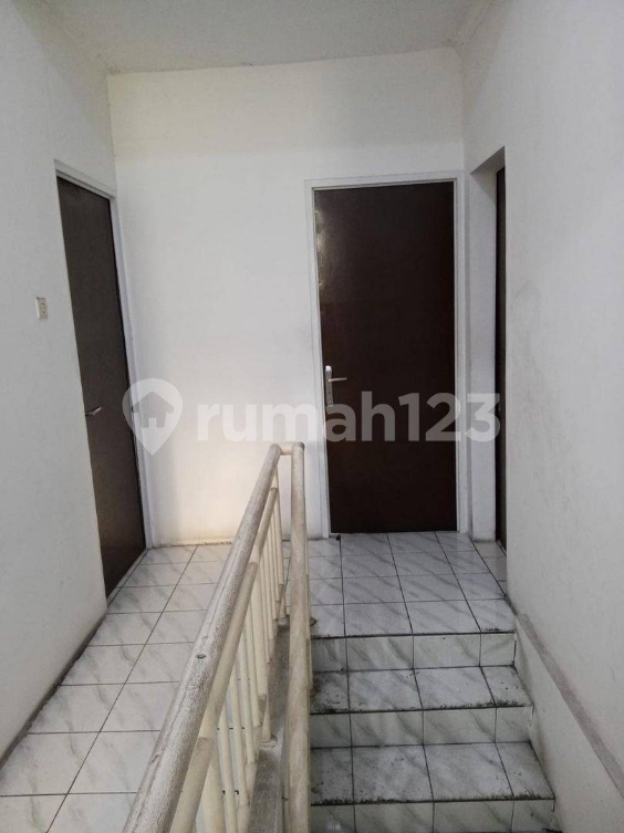 2.5 Floor Commercial Space Near JORR 2 Toll