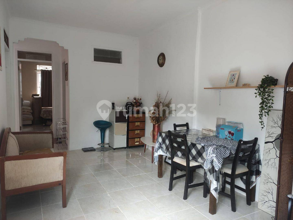 Spacious Family Home Near Schools and Amenities