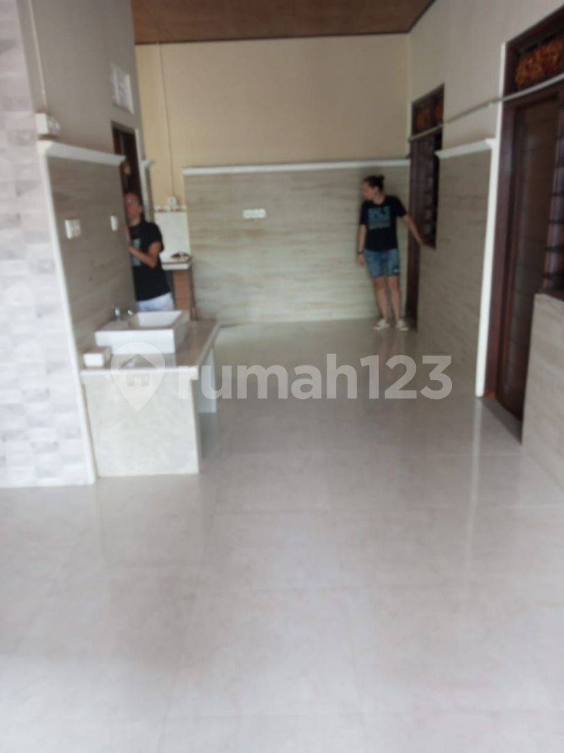 Modern 3-Bedroom House with Garden and Garage