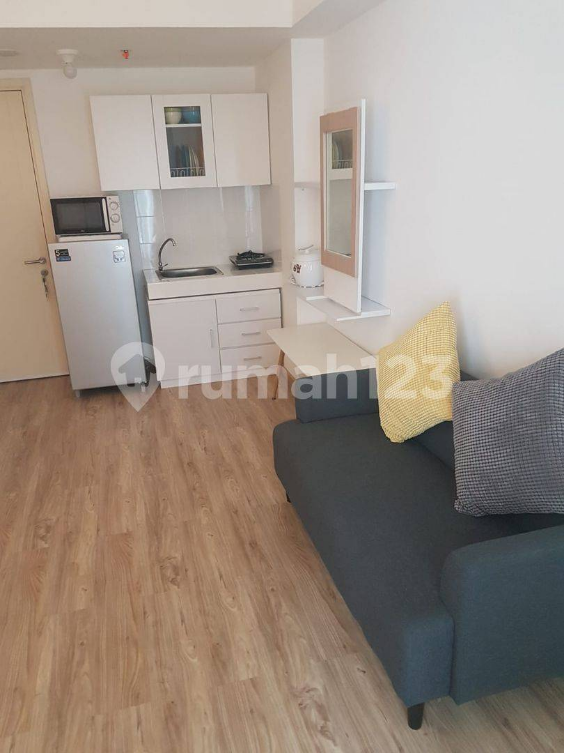 Modern Studio Apartment with Pool View, 19th Floor