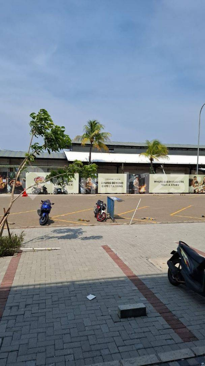 Brand New 4-Floor Commercial Building Near Seafood Area