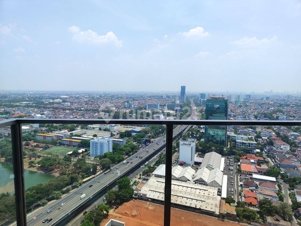 Luxurious 3BR Apartment with Private Lift