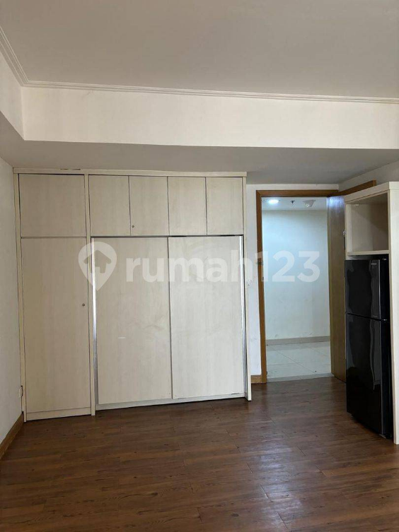 Modern Furnished 1BR Apartment in The Mansion Kemayoran