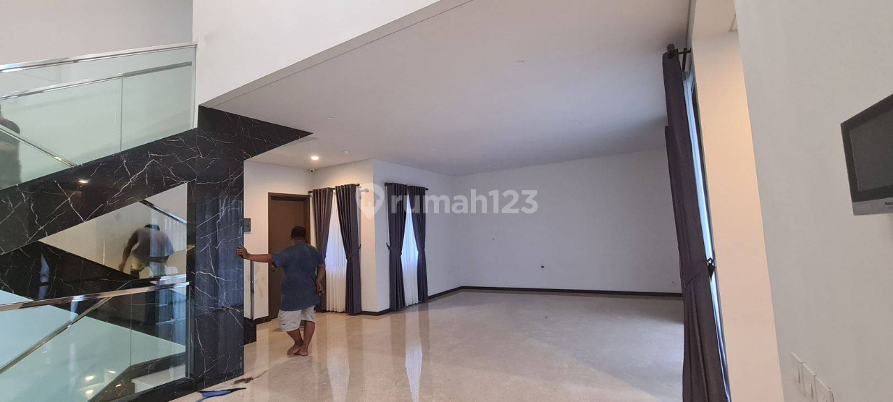 Modern 3-Story Townhouse with 4 Bedrooms in BSD