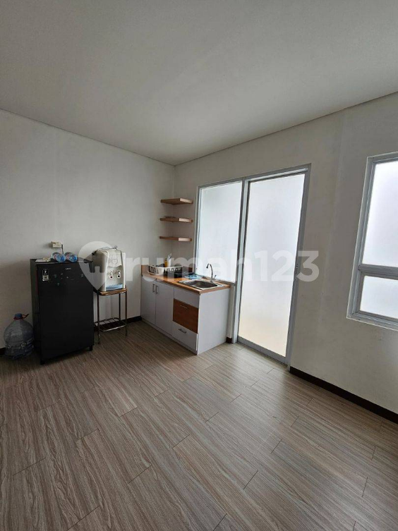 Furnished Studio Apartment with Pool View