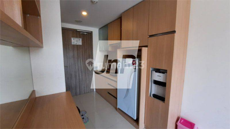 Furnished Studio Apartment with North-Facing View