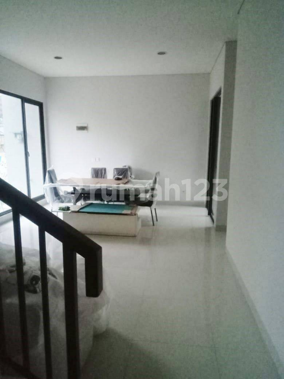 Modern Townhouse Near BSD and ICE Mall