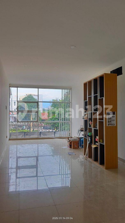 3.5-Floor Commercial Building with Rooftop in Bandung