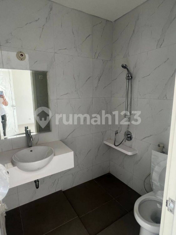 Modern 3-Bedroom House with Carport in Cikupa
