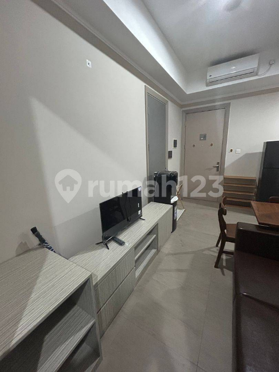 Furnished 1-Bedroom Apartment Near JIEXPO