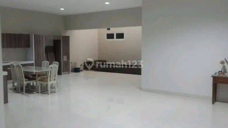 Modern House in Pondok Indah Jakarta Selatan