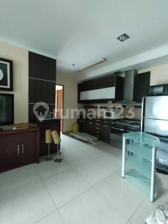 Modern Furnished Apartment with Built-in Kitchen