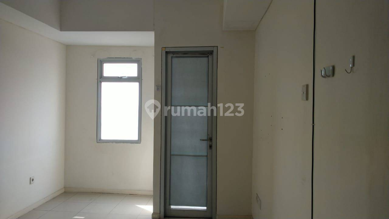 Modern 20m² Studio with AC in Urban Area