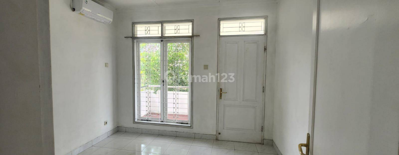 3 Bedroom House in Permata Buana, Jakarta Barat