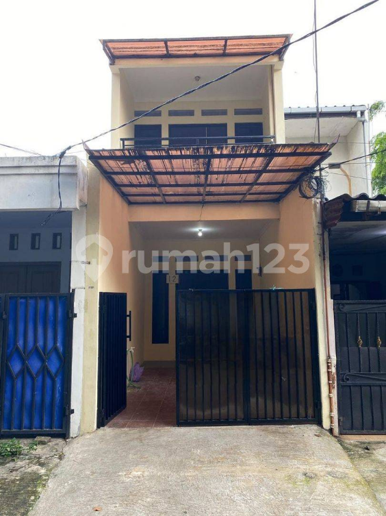 3-Bedroom House in Strategic Cempaka Putih Location