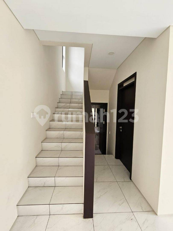 Modern 3-Bedroom House with Smart Home Features