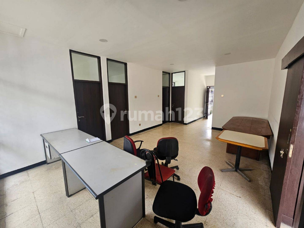 Spacious House with Large Garden Near Toll