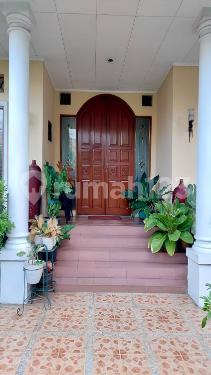 Spacious Two-Story House in Kebayoran Baru