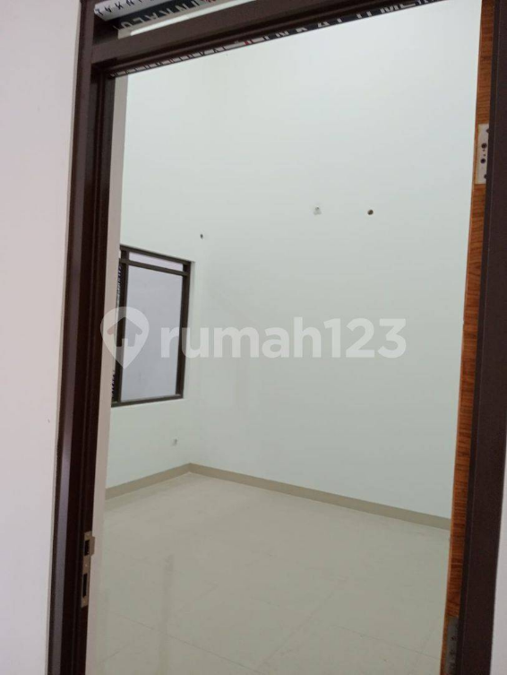 3 Bedroom House with 2 Bathrooms in Bandung