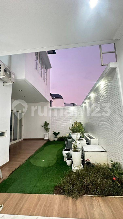 Modern Two-Story House with Garden in BSB City