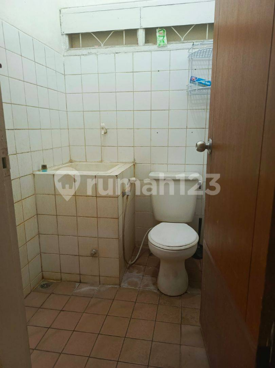 Spacious House with Garden near Yogya Plaza