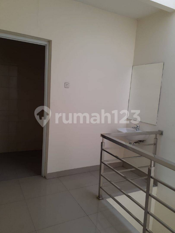 Spacious Commercial Building with Three Floors