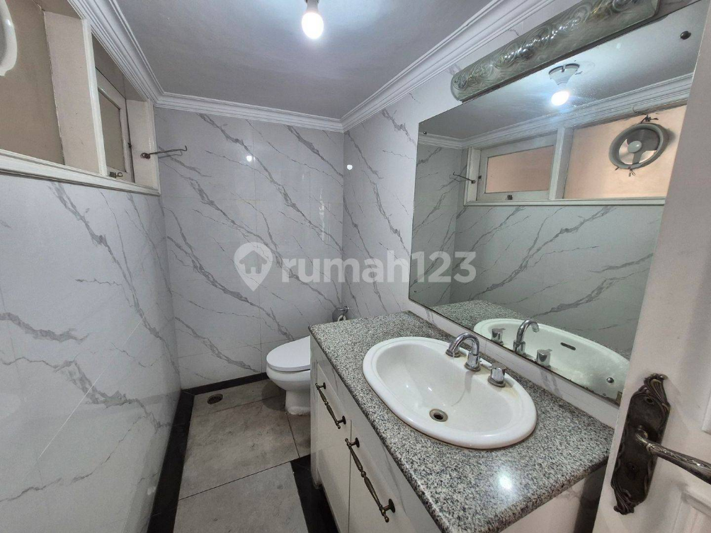 Luxury Villa with Pool in Kebayoran Baru