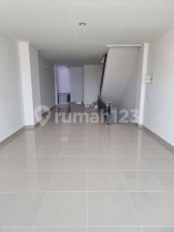 Modern 4-Floor Commercial Shop House in Kelapa Gading