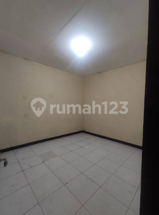 Two-Story House in Strategic Turangga Location