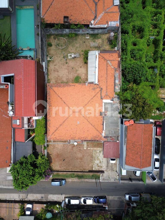 Spacious House with Large Garden in South Jakarta