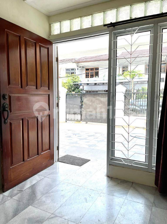 Spacious 3-Bedroom House with Semi-Furnished Interior