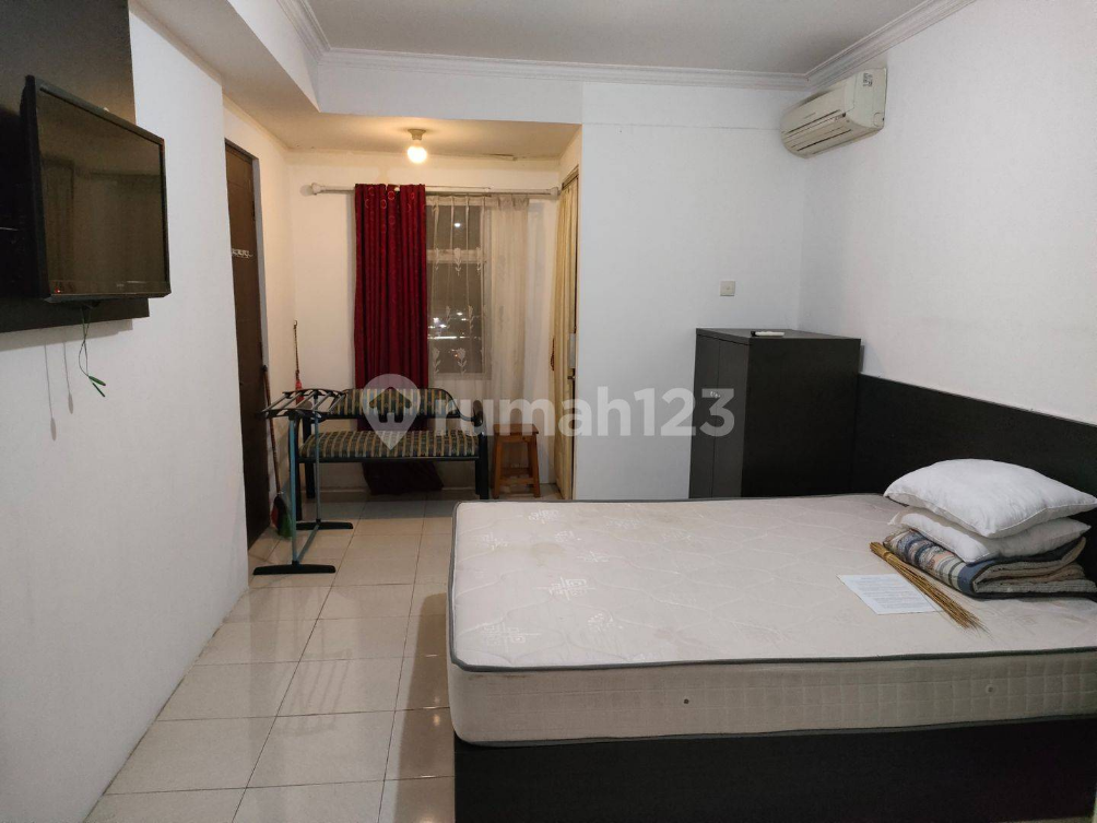 Modern Studio Apartment Near Cikokol Toll Exit